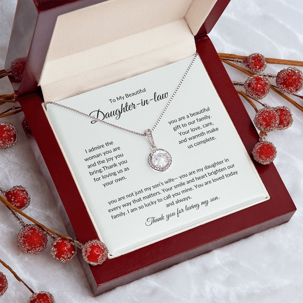 Daughter-in-Law Gift – Elegant Pendant Necklace for Special Moments