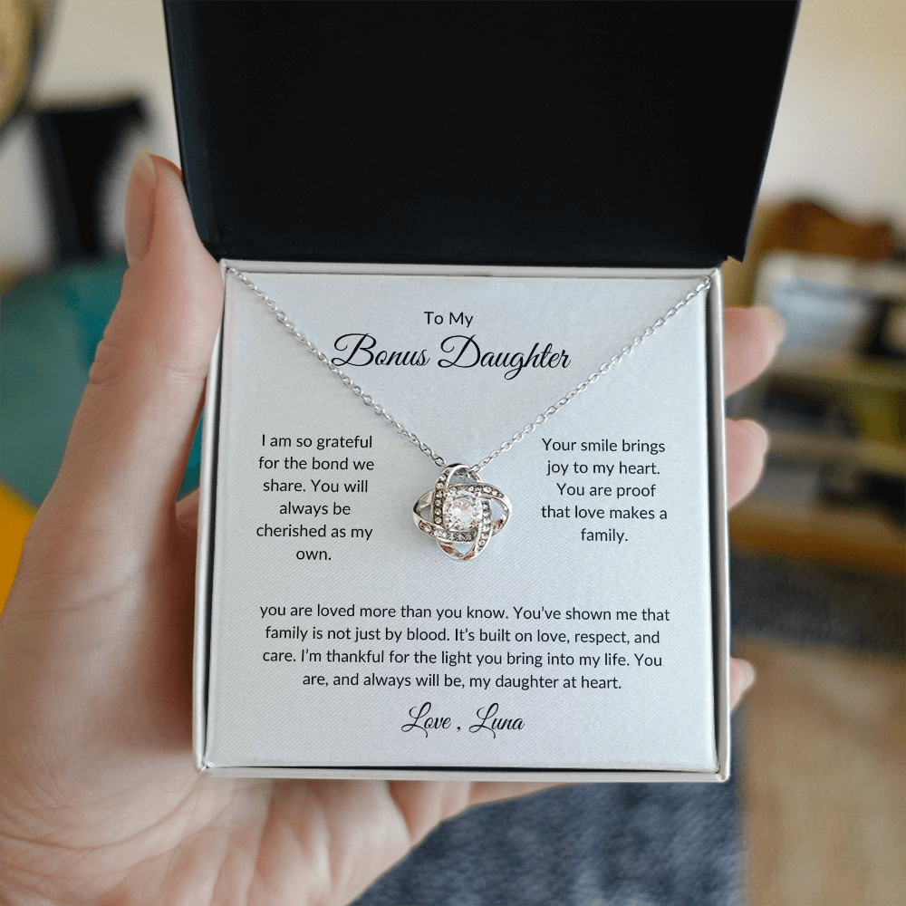To My Bonus Daughter – Forever Circle Necklace Symbolizing Family Bond