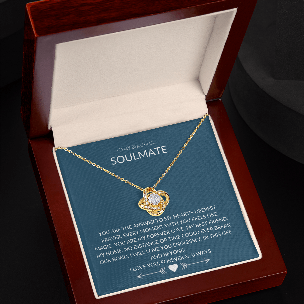 Soulmate Gift – Elegant Love Knot Necklace