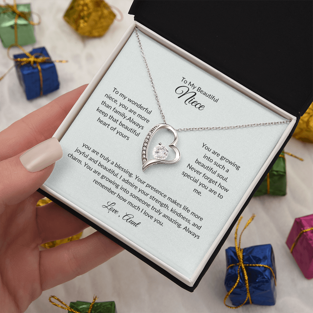 To My Niece – Sparkling Heart Necklace with Special Message