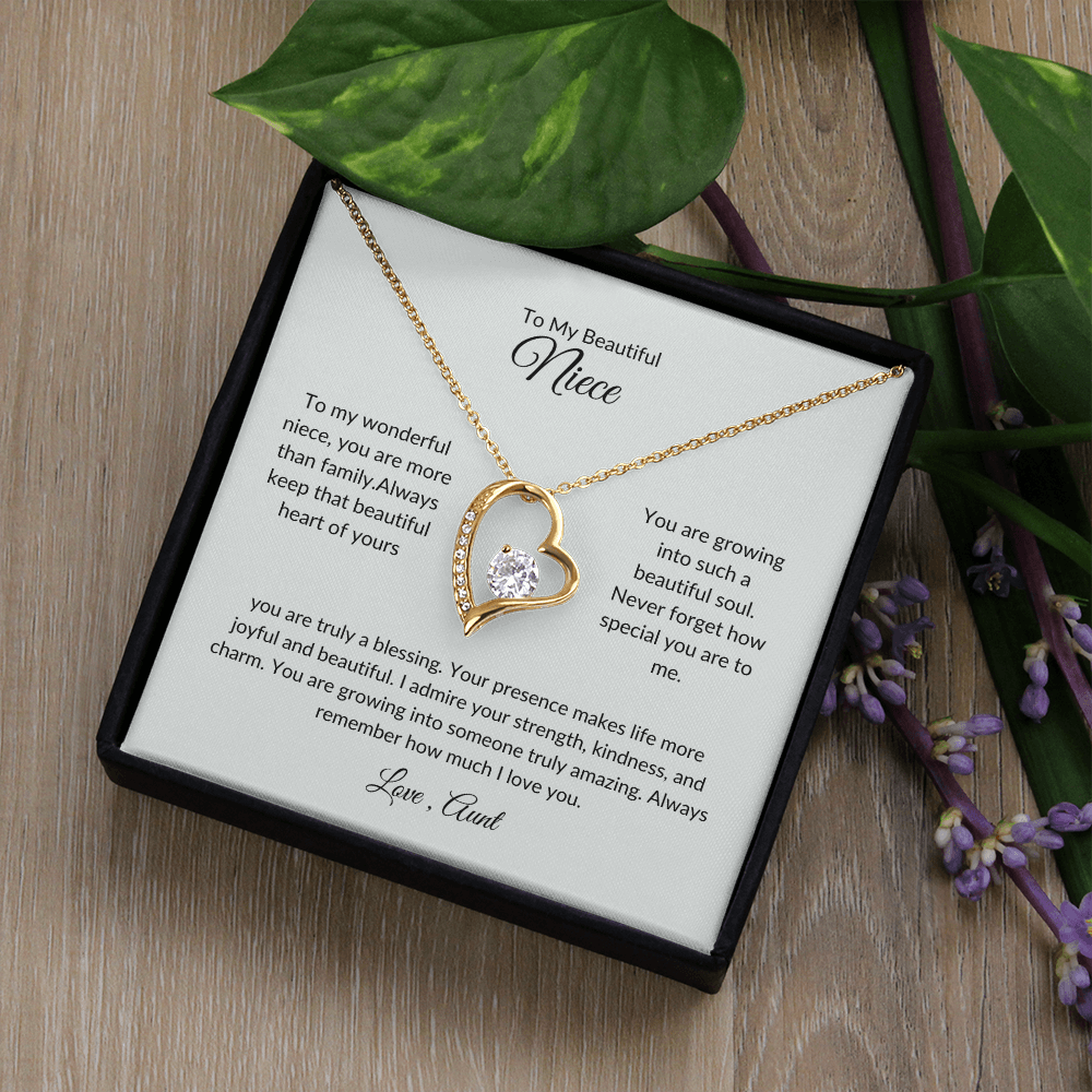 To My Niece – Sparkling Heart Necklace with Special Message